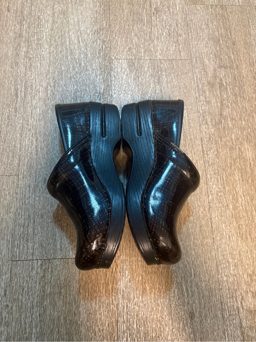 DANSKO SLIP ON SHOES SIZE 37(7) - Picture 2 of 10